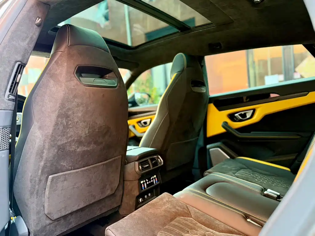 Lamborghini Urus — миниатюра 11