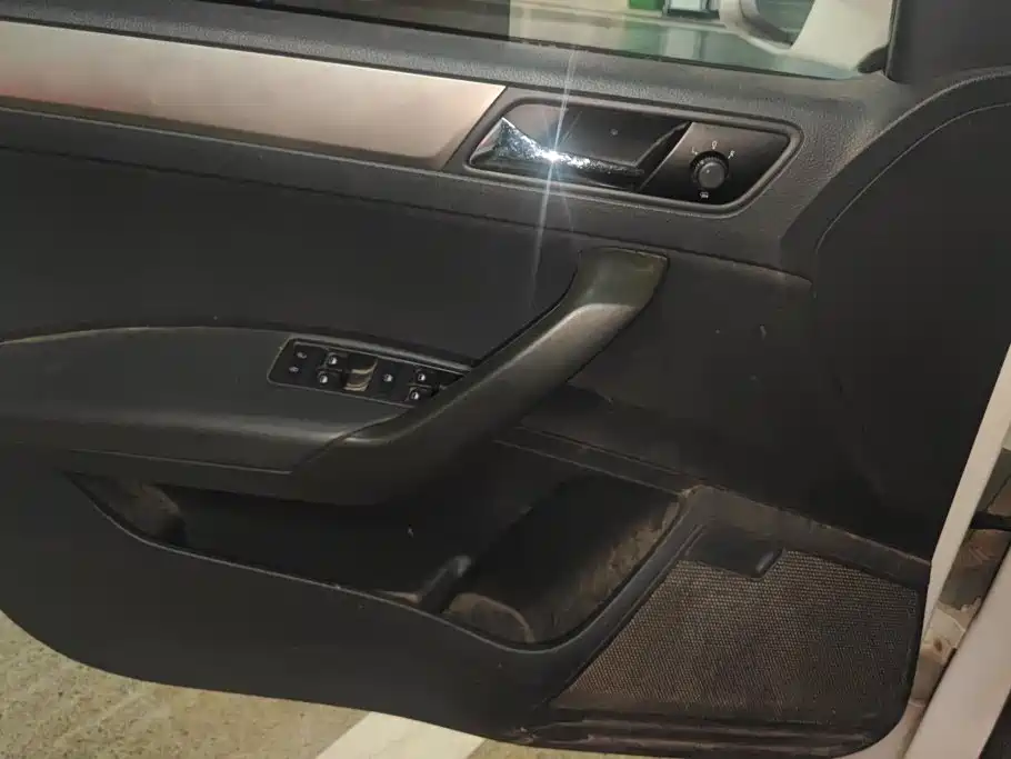 Skoda Rapid Spaceback — миниатюра 7