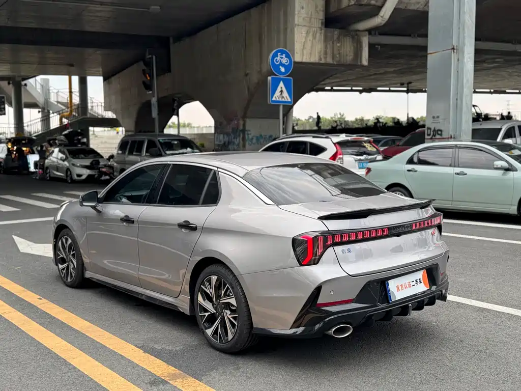 Lynk & Co 03 — миниатюра 6