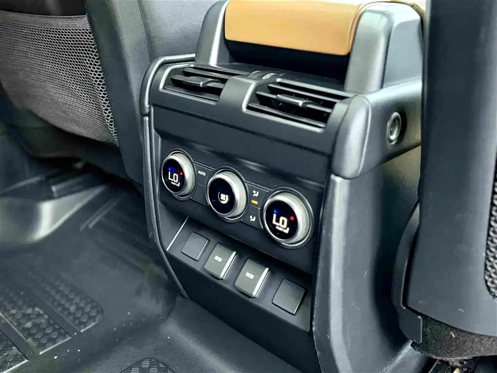 Land Rover Defender — миниатюра 19