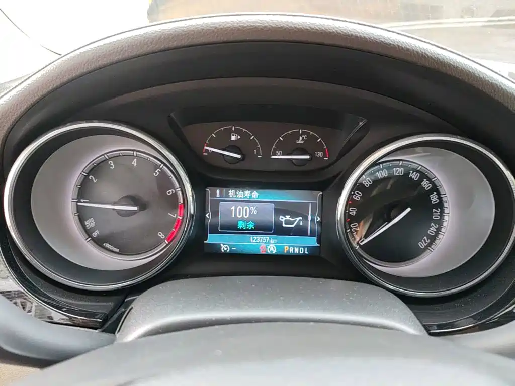Buick Verano — миниатюра 12