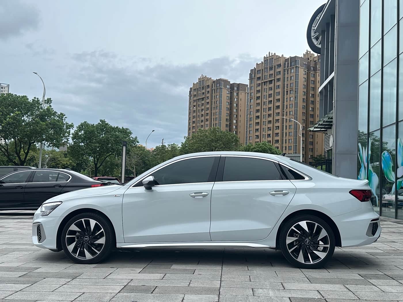 Audi A3 1.4 л 2024 г. Белый, пробег 24000 км