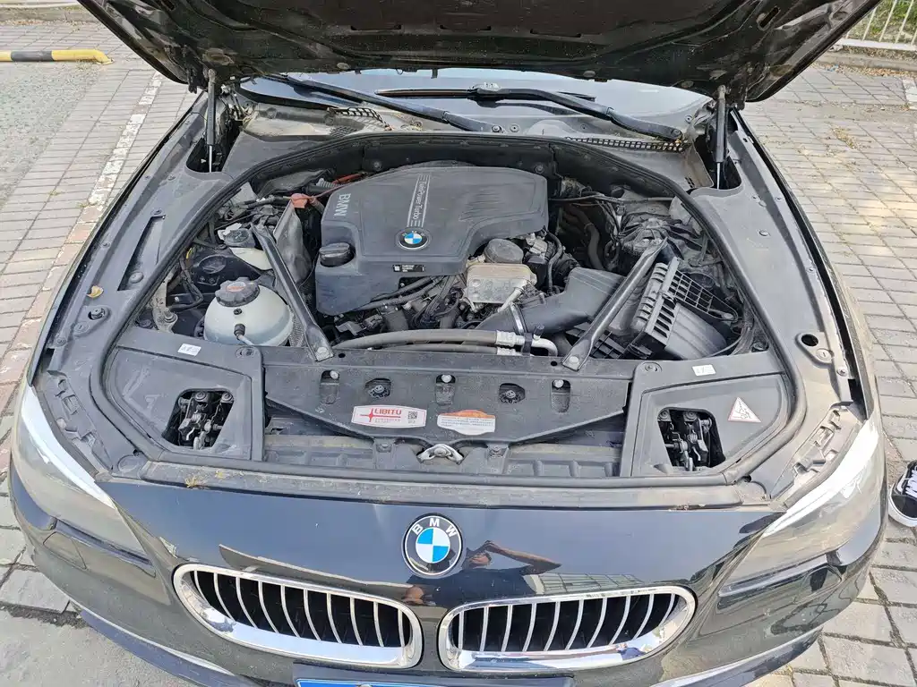 BMW 5 Series — миниатюра 4