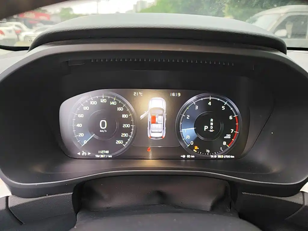 Volvo XC40 — миниатюра 12
