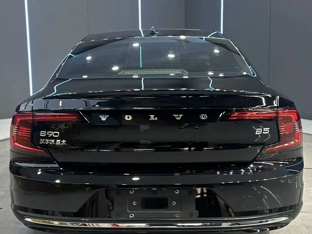 Volvo S90 — миниатюра 7