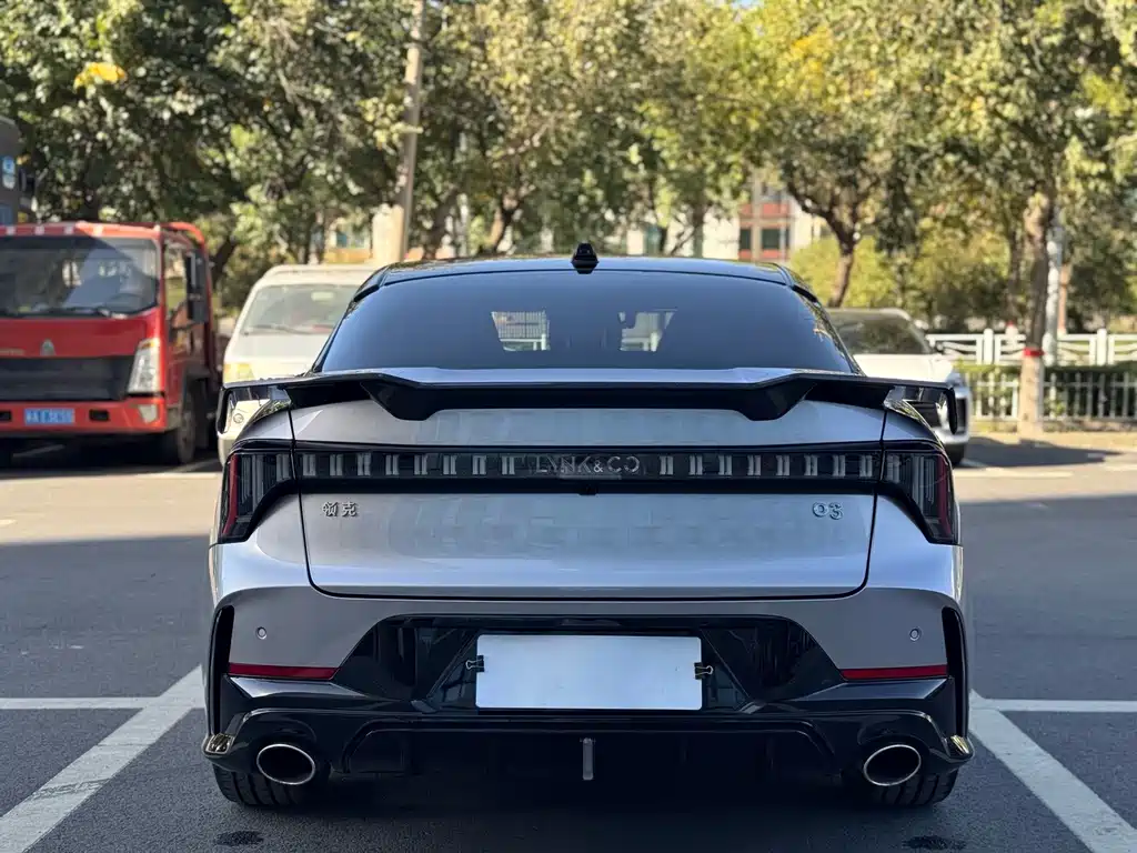 Lynk & Co 03 — миниатюра 11