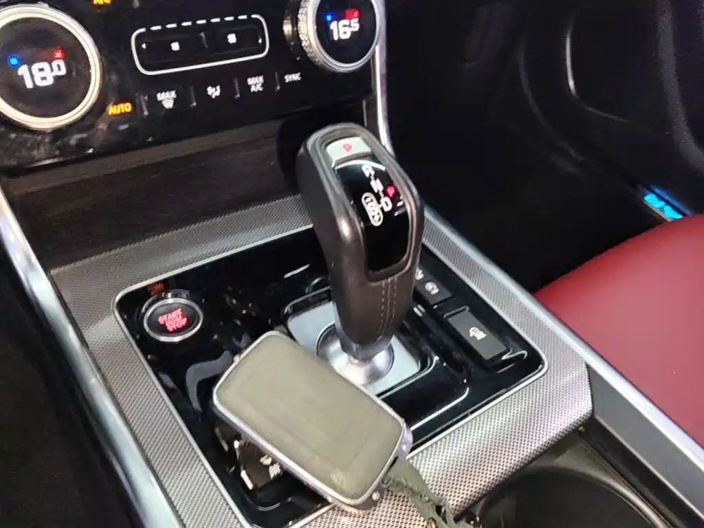 Jaguar XEL — миниатюра 14