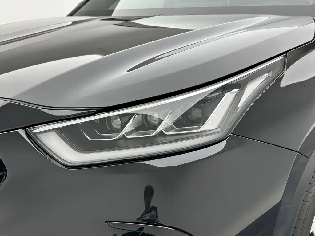 Toyota Crown Kluger — миниатюра 21