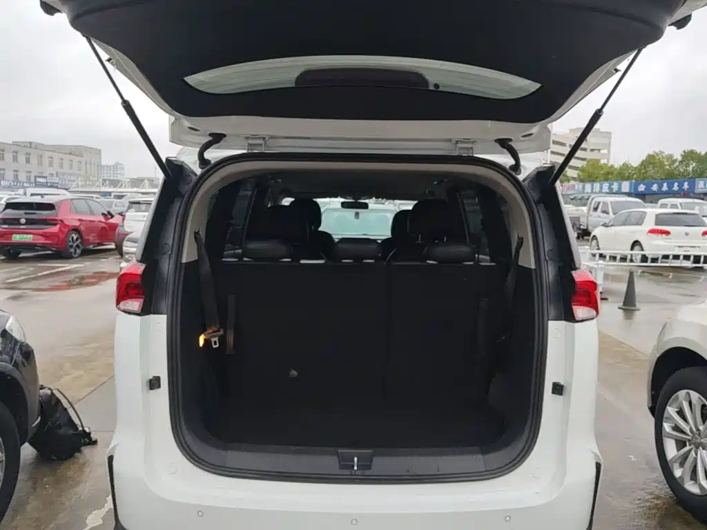 MAXUS Euniq 5 — миниатюра 19