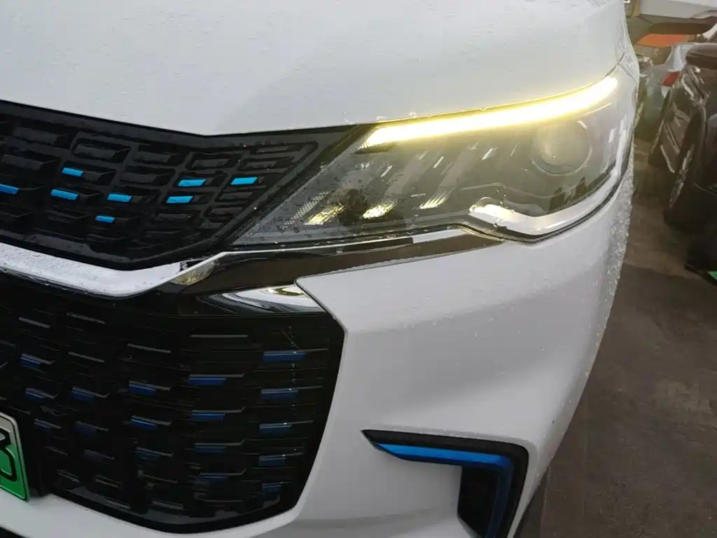 MAXUS Euniq 5 — миниатюра 24