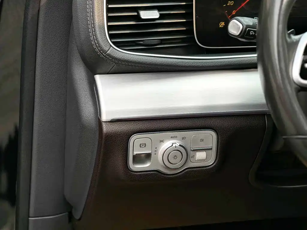 Mercedes-Benz GLE (Import) — миниатюра 13