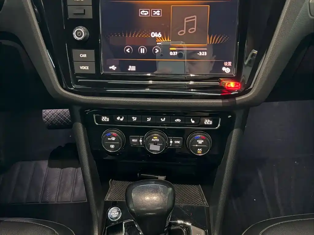 Volkswagen Tiguan L — миниатюра 9
