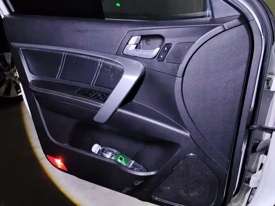 Geely Emgrand — миниатюра 7