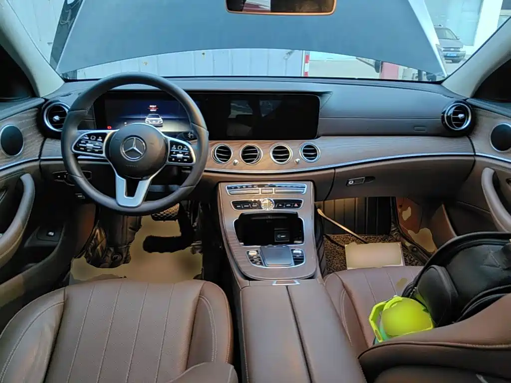 Mercedes-Benz E-Class — миниатюра 10