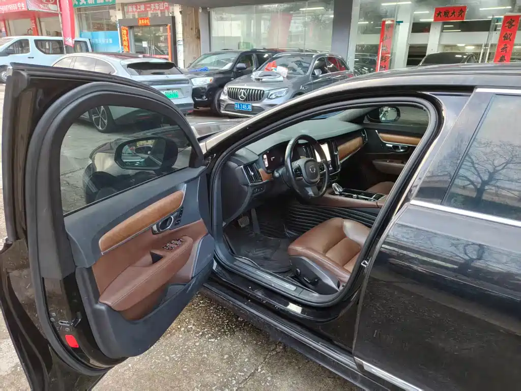 Volvo S90 PHEV — миниатюра 4