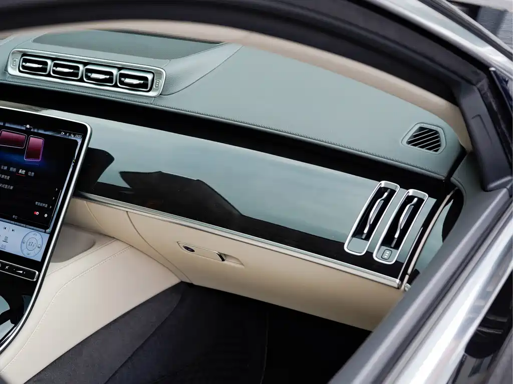 Mercedes-Benz S-Class — миниатюра 18