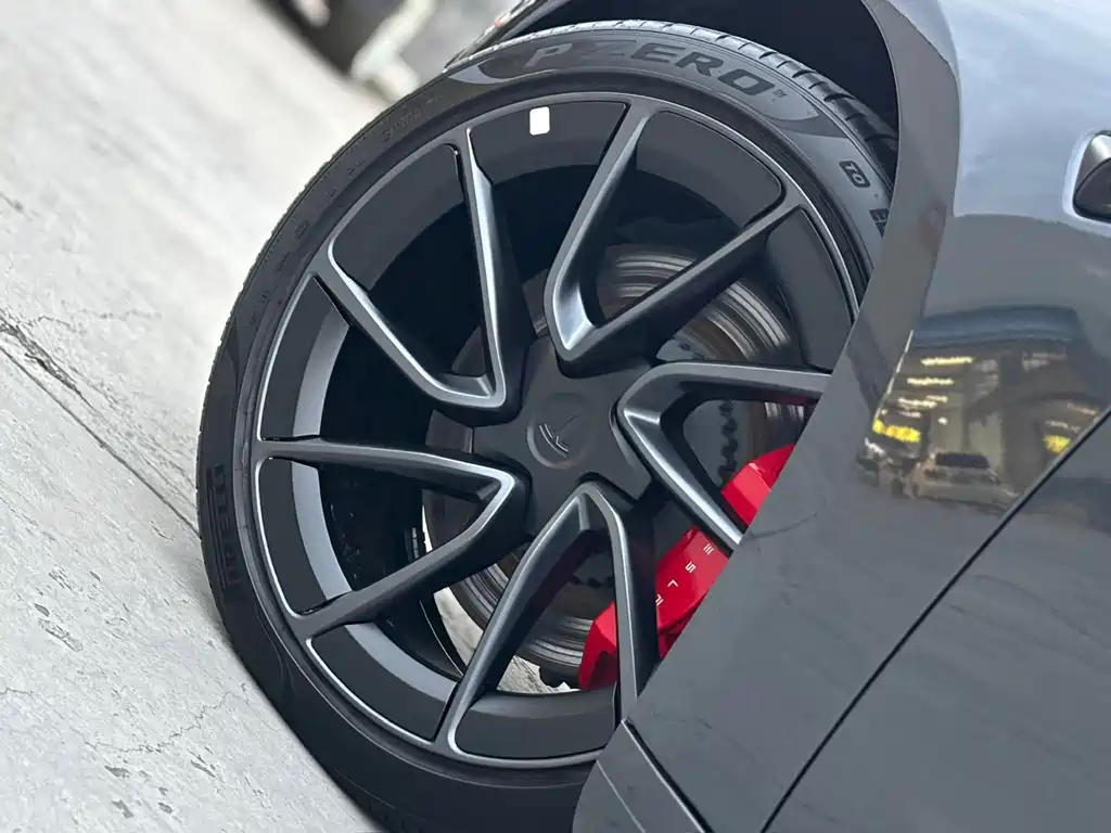 Tesla Model 3 — миниатюра 12
