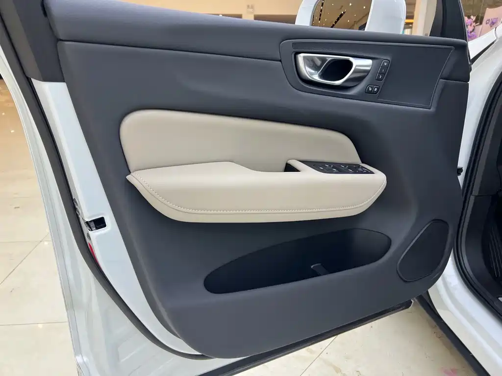 Volvo XC60 — миниатюра 9