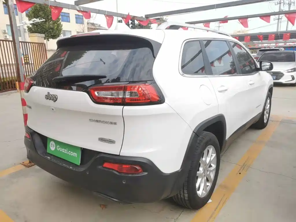 Jeep Cherokee — миниатюра 7
