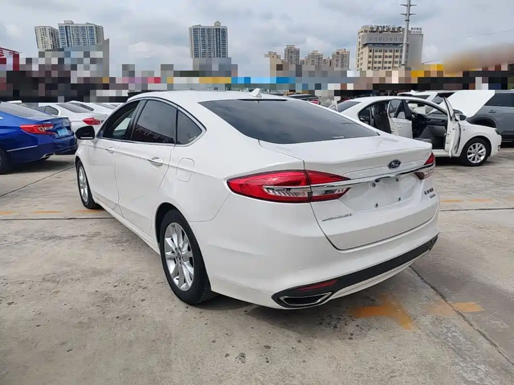 Ford Mondeo — миниатюра 5