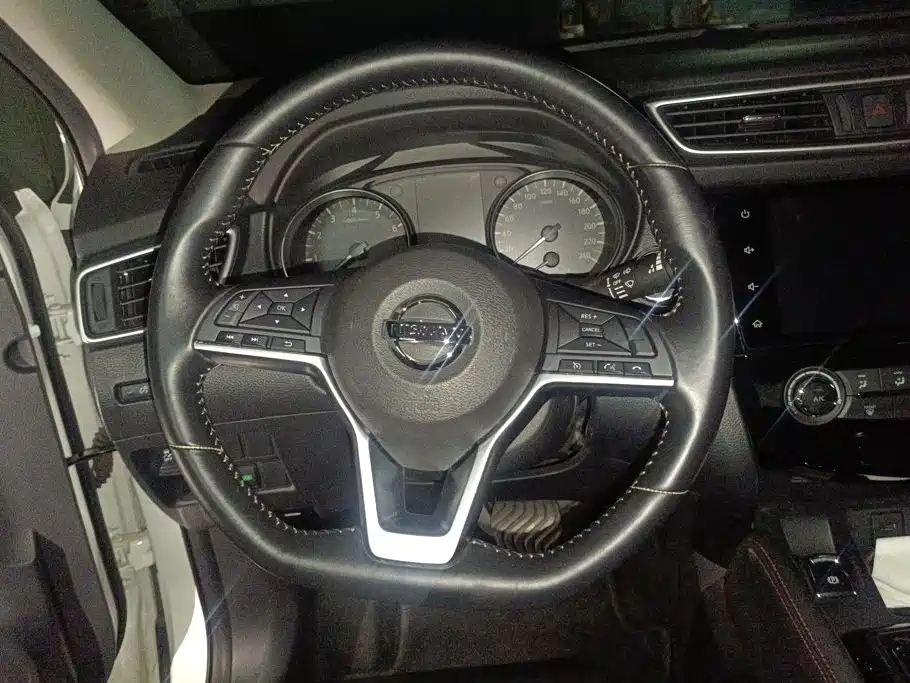 Nissan Qashqai — миниатюра 15