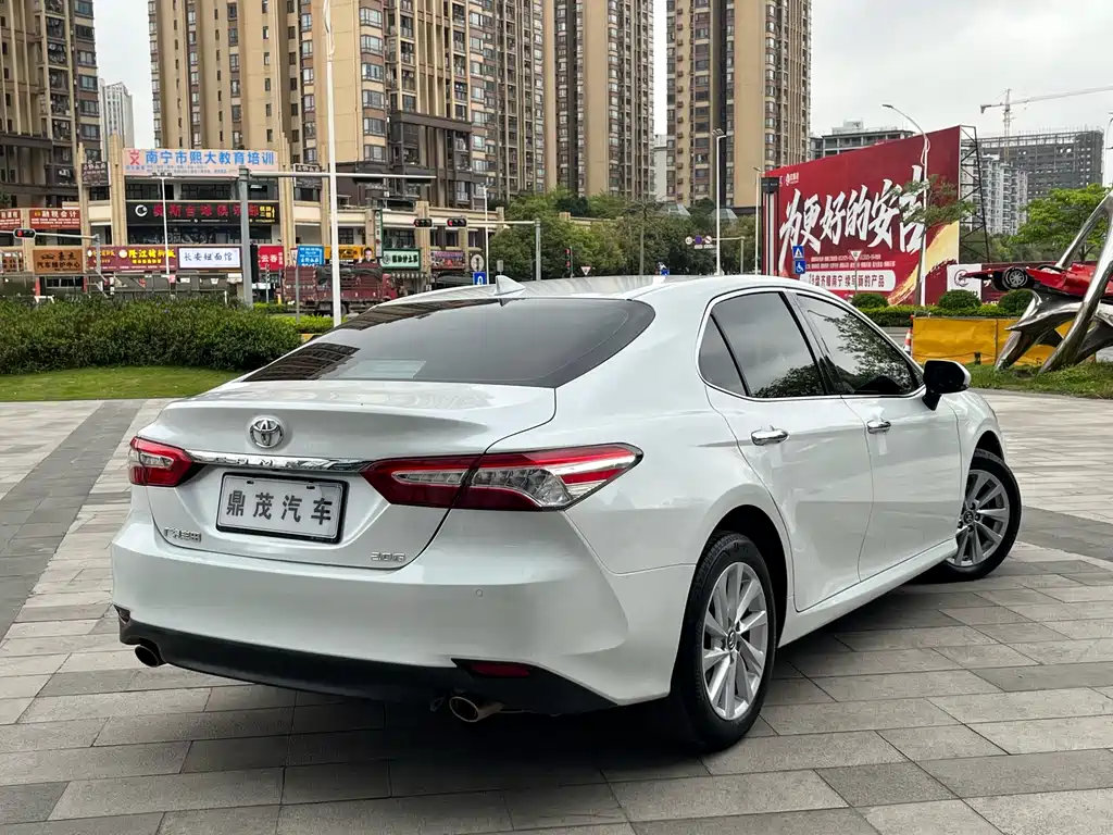 TOYOTA CAMRY