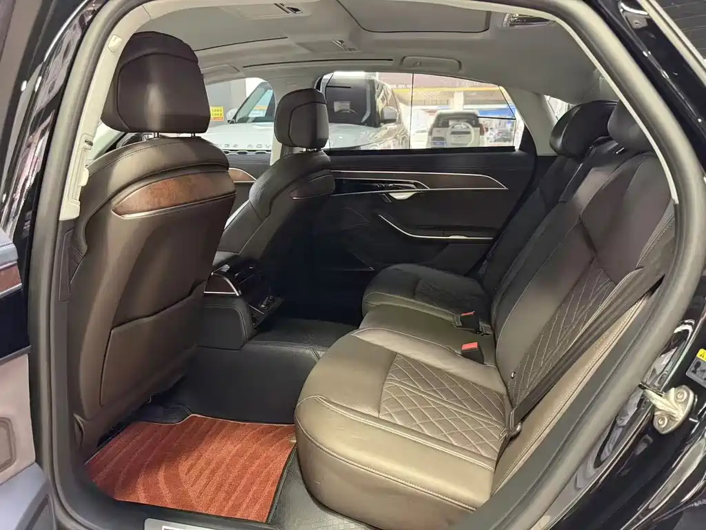 Audi A8 — миниатюра 8
