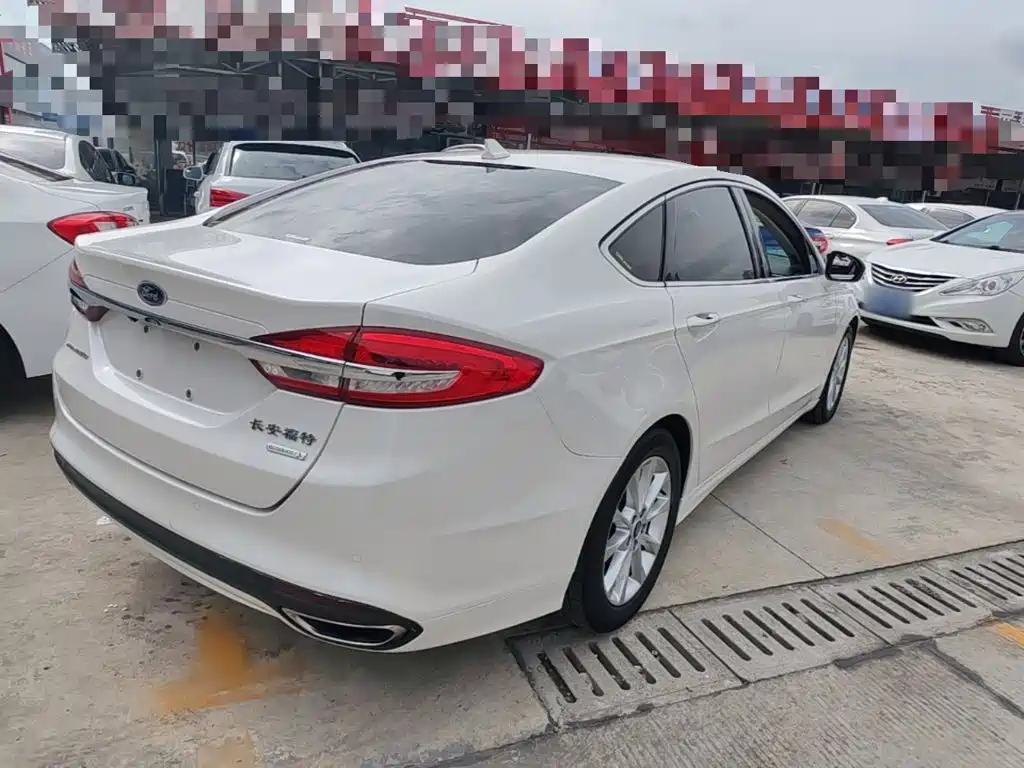Ford Mondeo — миниатюра 7