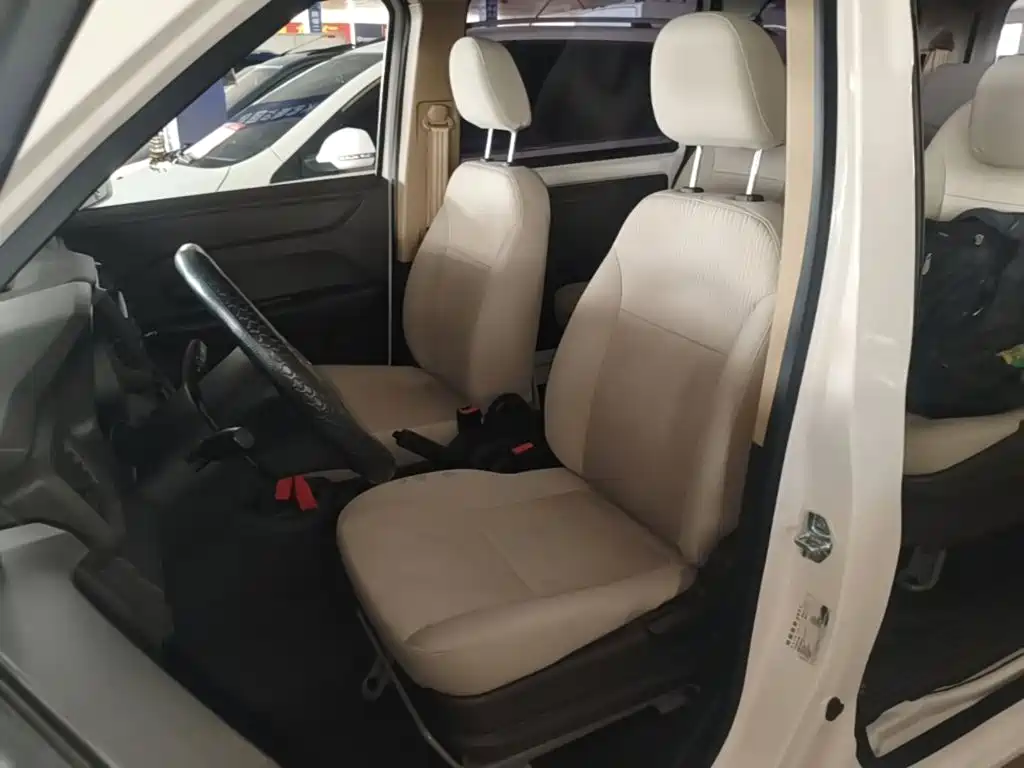 Wuling Hongguang V — миниатюра 15