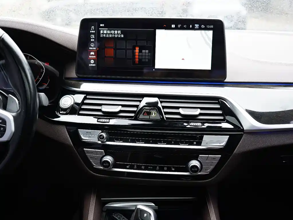 BMW 5 Series — миниатюра 17