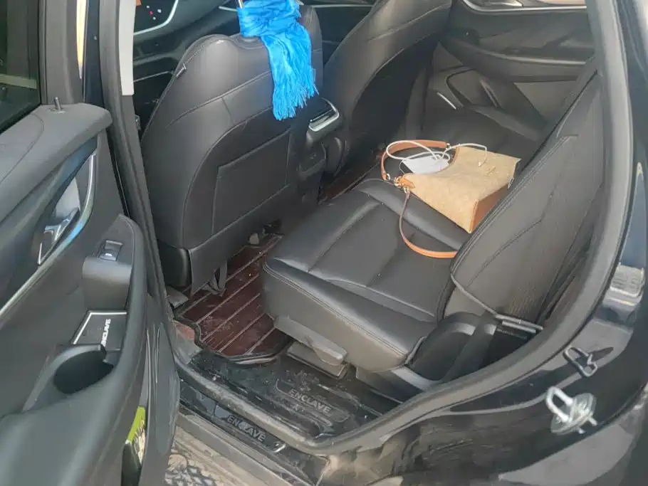 Buick Enclave — миниатюра 11