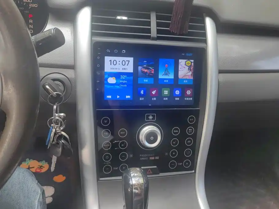 Ford Edge (Import) — миниатюра 13