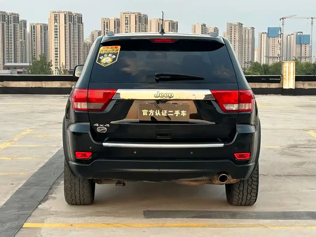 Jeep Grand Cherokee (Import) — миниатюра 8