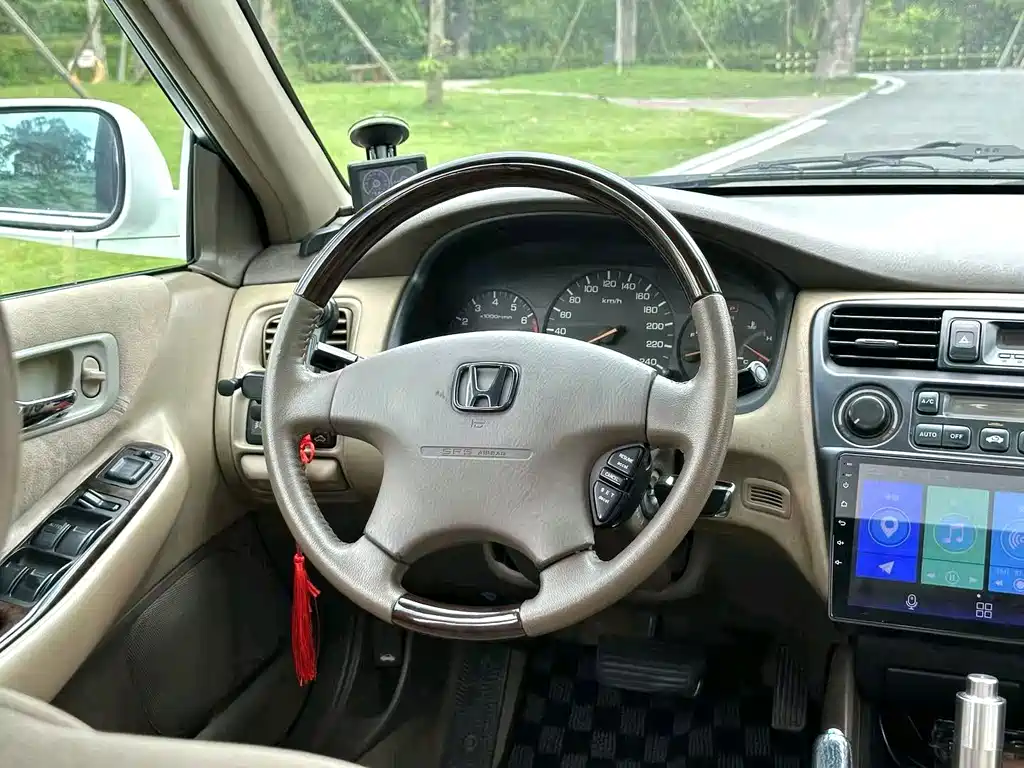 Honda Accord — миниатюра 4