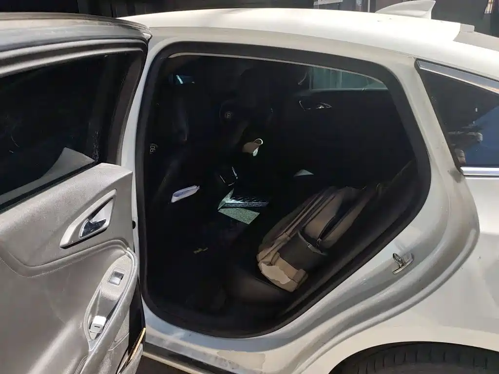 Chevrolet Malibu XL — миниатюра 14