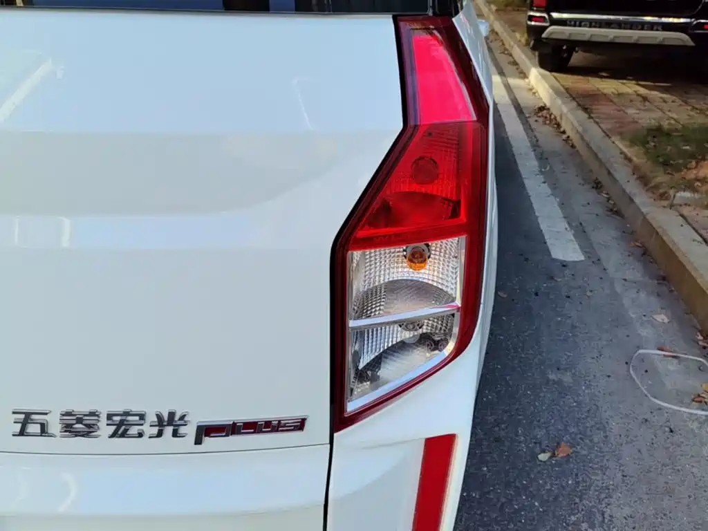 Wuling Hongguang PLUS — миниатюра 8