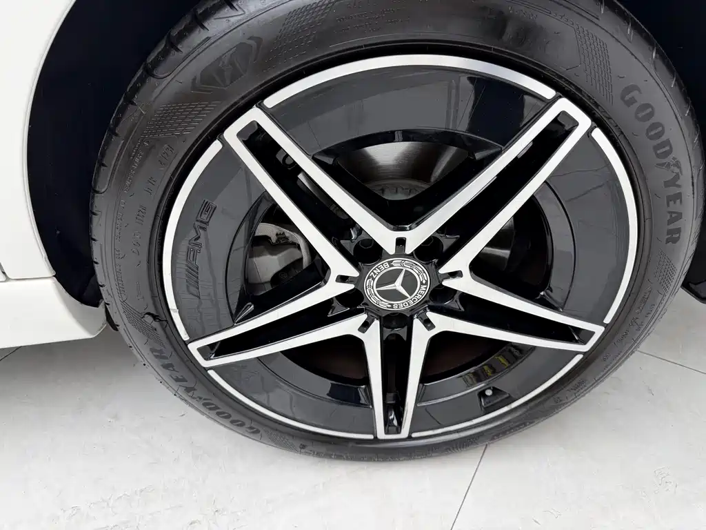 Mercedes-Benz C-Class — миниатюра 16
