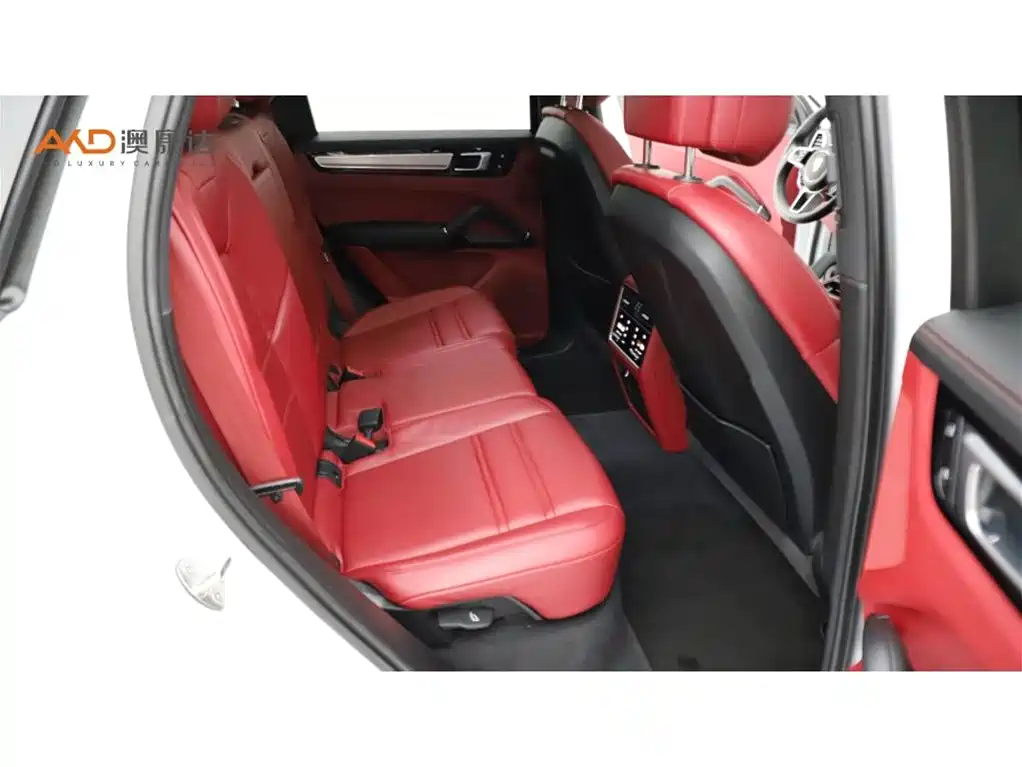 Porsche Cayenne — миниатюра 8