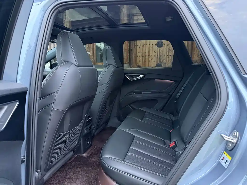 Audi Q4 e-tron — миниатюра 9