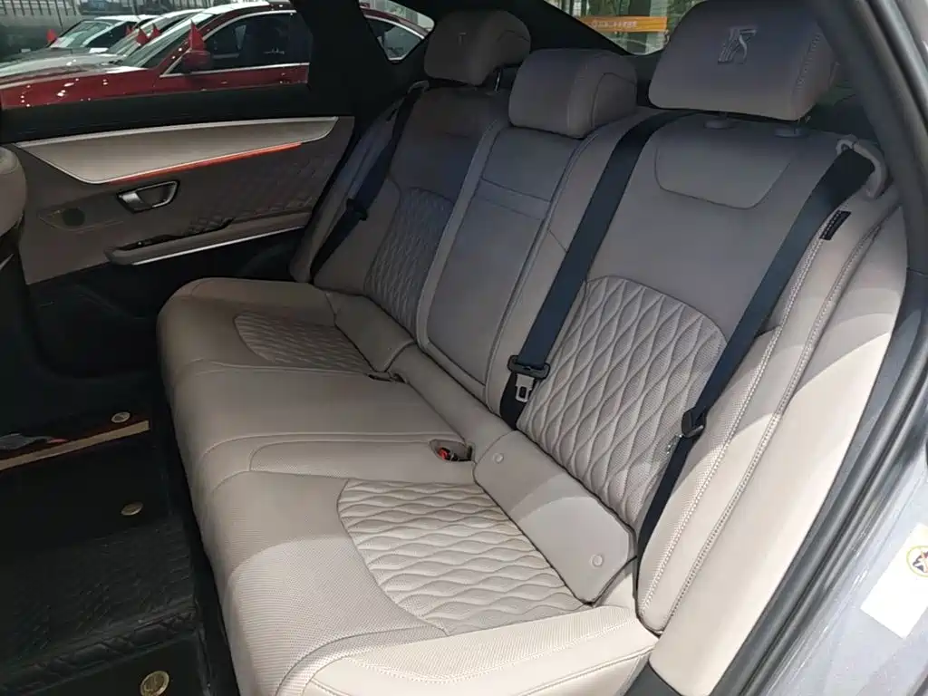 BYD Han — миниатюра 17
