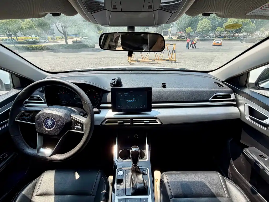 BYD Qin — миниатюра 5