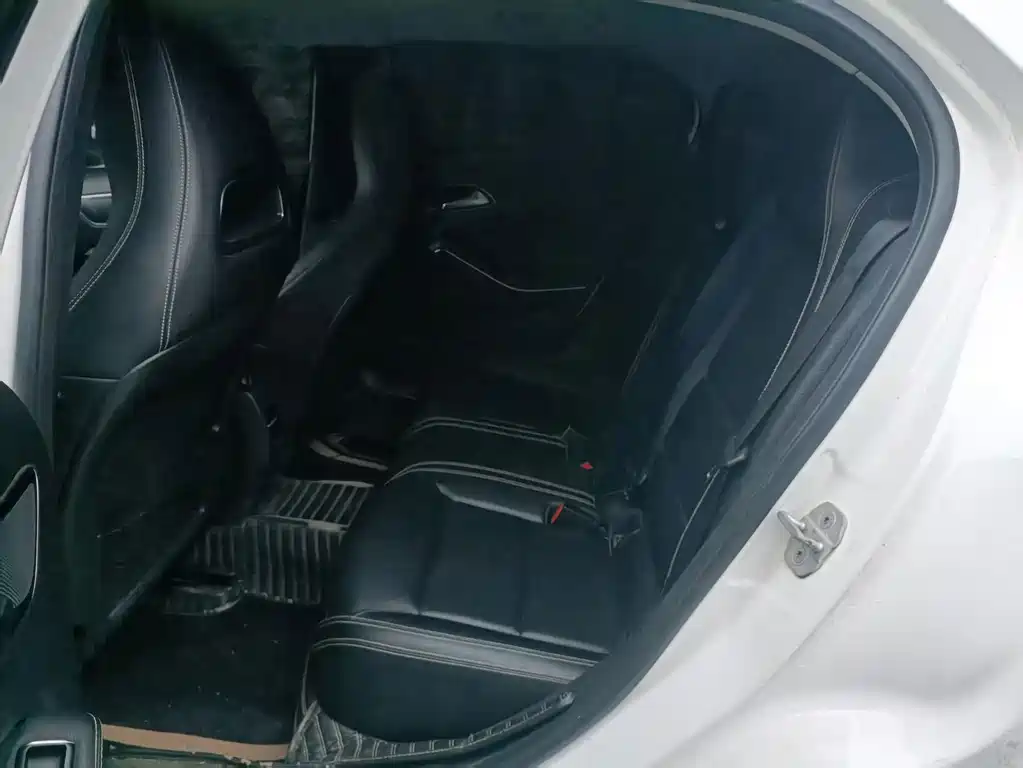 Mercedes-Benz GLA — миниатюра 10