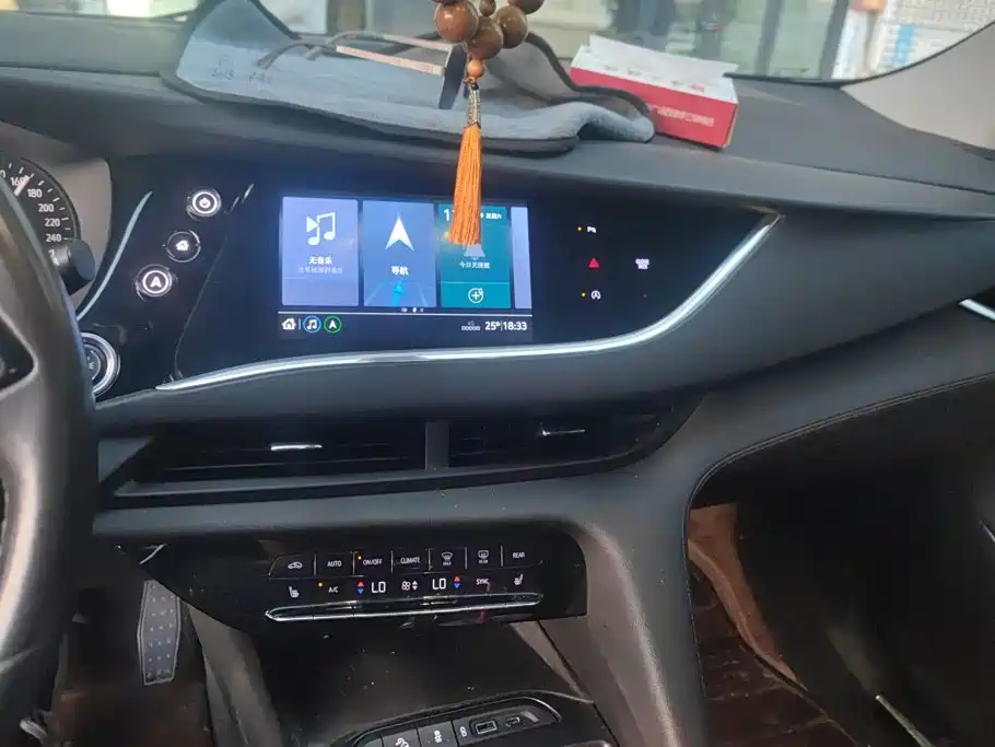 Buick Enclave — миниатюра 13