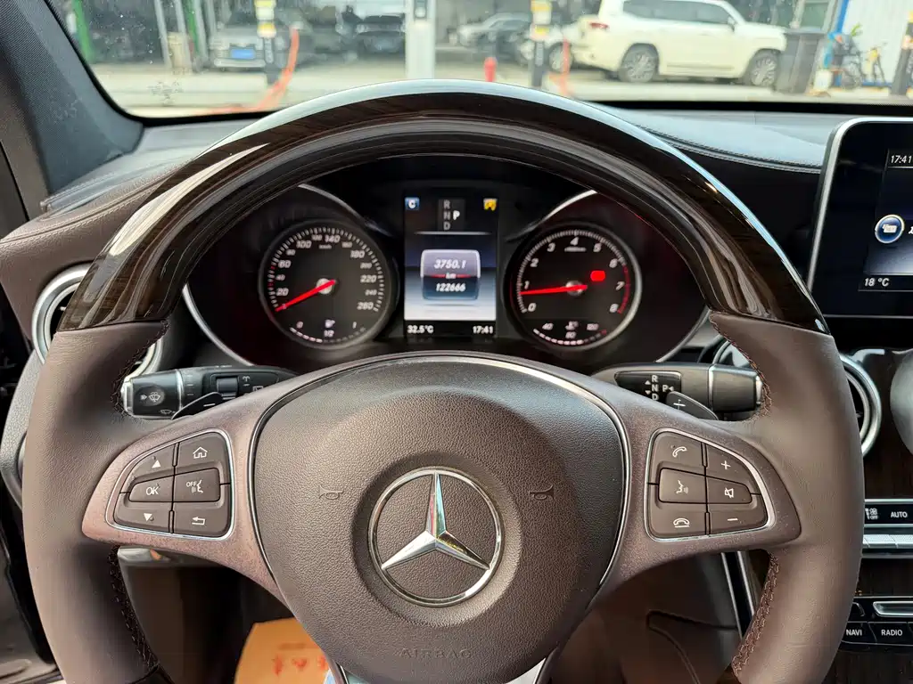 Mercedes-Benz GLC — миниатюра 6