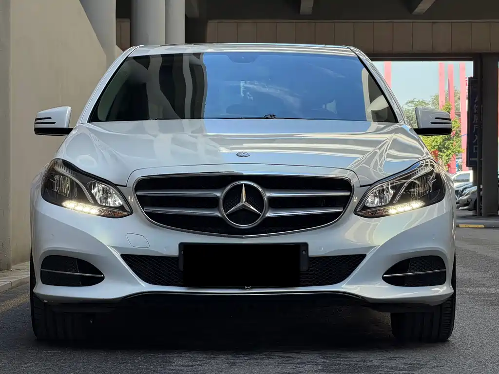 Mercedes-Benz E-Class — миниатюра 2