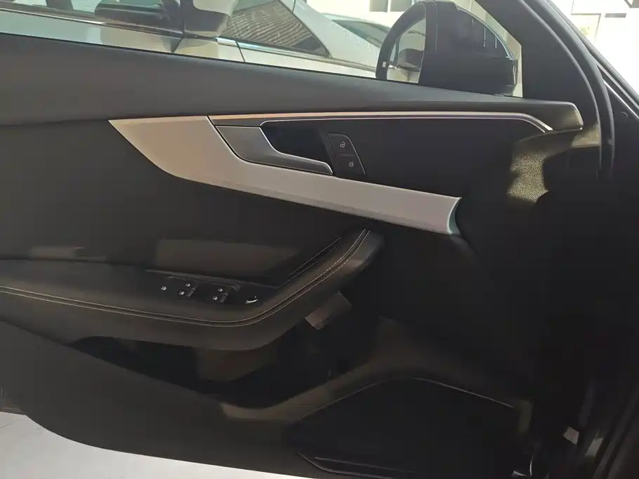 Audi A4L — миниатюра 7