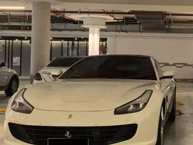 ferrari gtc4lusso
