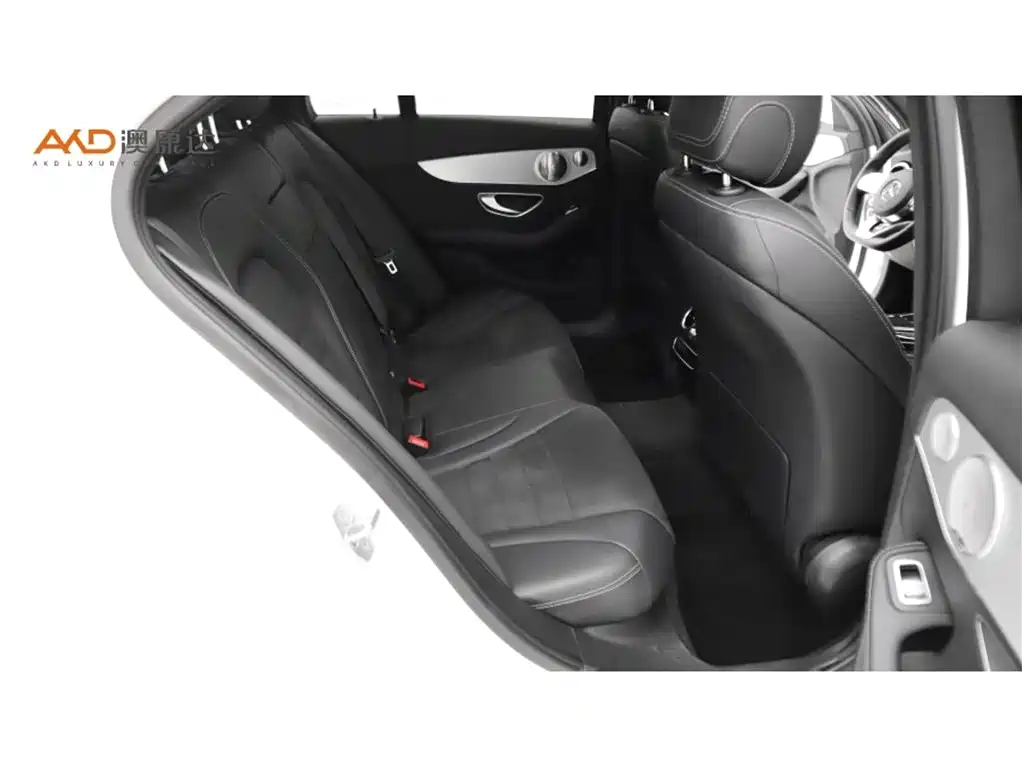 Mercedes-Benz C-Class — миниатюра 8