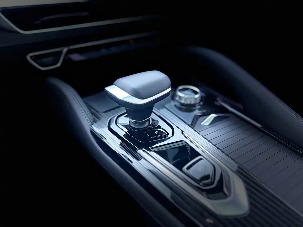 Geely Xingyue L — миниатюра 19