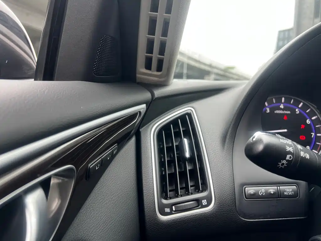 Infiniti Q50L 2.0T Luxury Sport Edition, фото 39